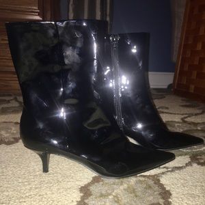 NWOT Nine West Low Heeled Black Leather Boots